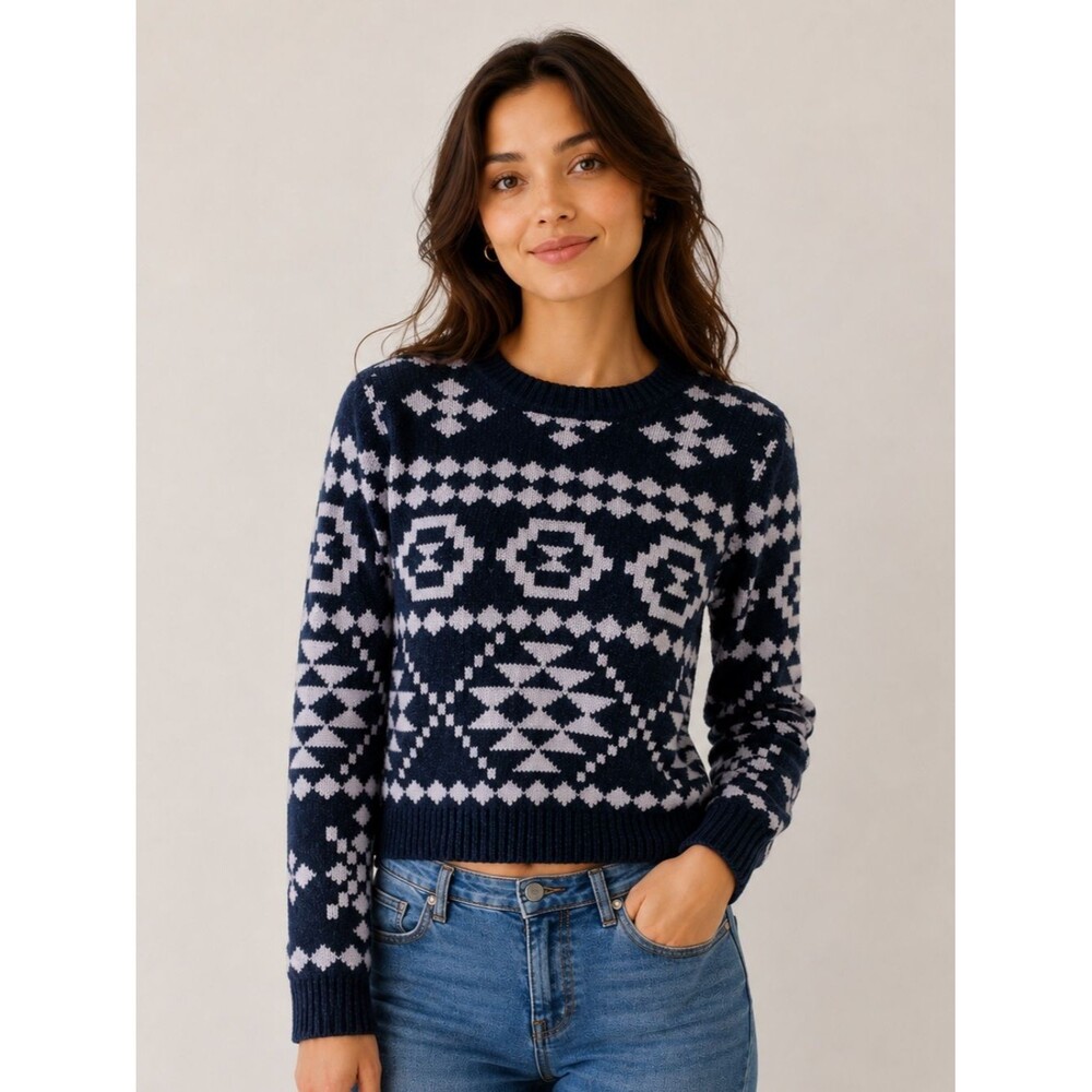 Altar’d State Cropped Navy & Light Purple Long Sleeve Sweater Size S